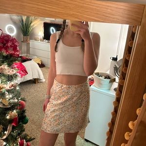 Princess Polly size 6 yellow floral skirt